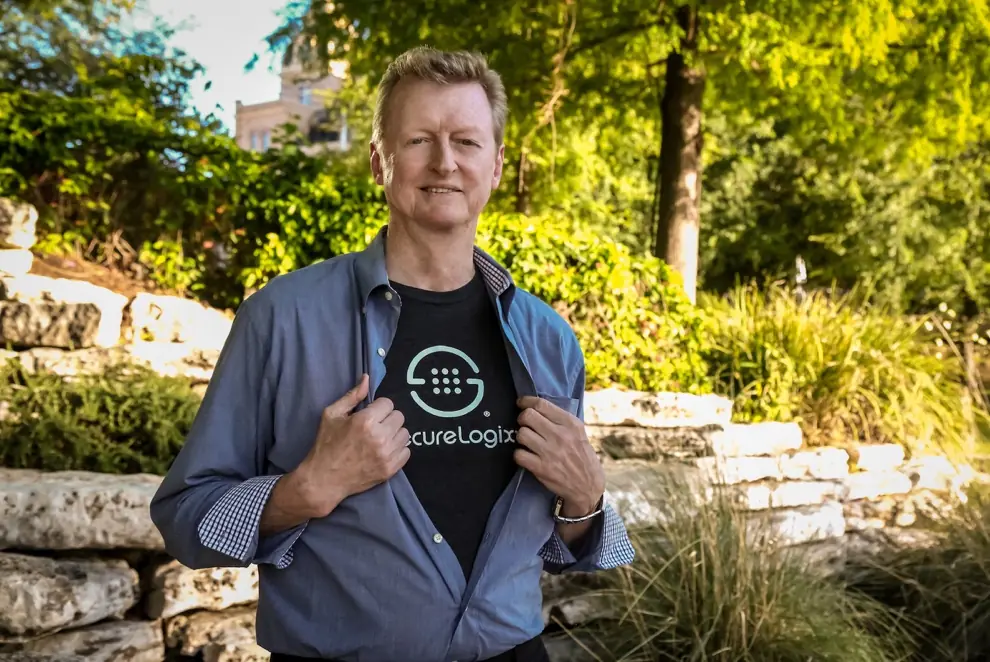 head shot of Lee Sutterfield